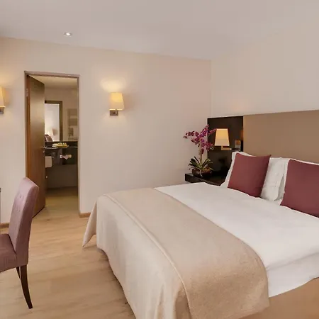 فندق Morosani Schweizerhof 4*