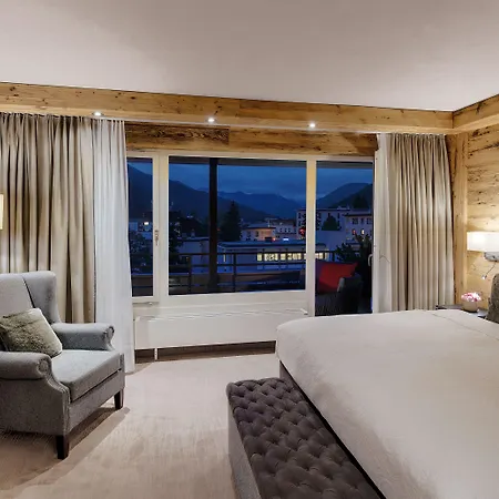 فندق Morosani Schweizerhof 4*