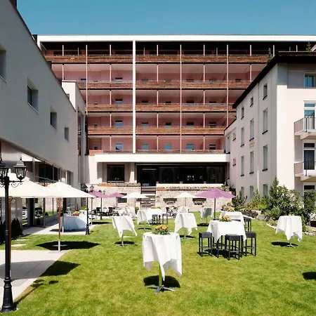 Morosani Schweizerhof Ξενοδοχείο 4*