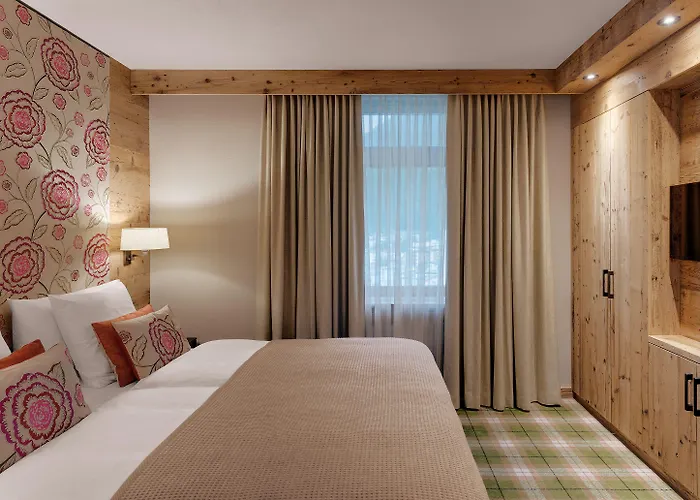 莫罗萨尼施威策霍夫酒店 4*