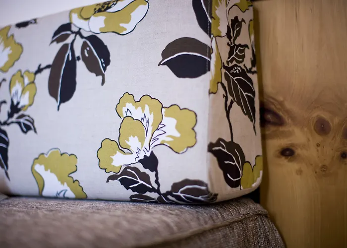 莫罗萨尼施威策霍夫酒店 4*