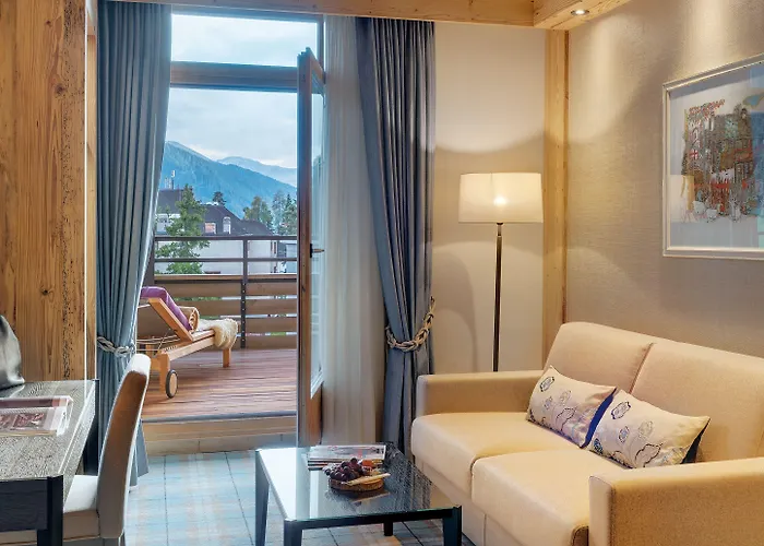 莫罗萨尼施威策霍夫酒店 4*