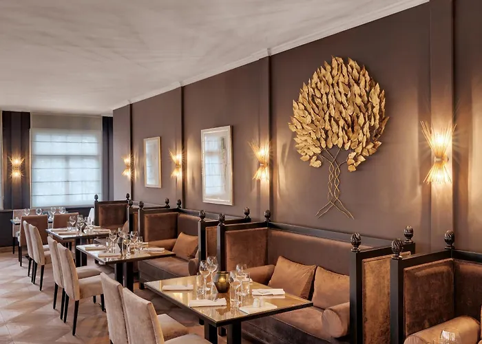 Готель Morosani Schweizerhof 4*