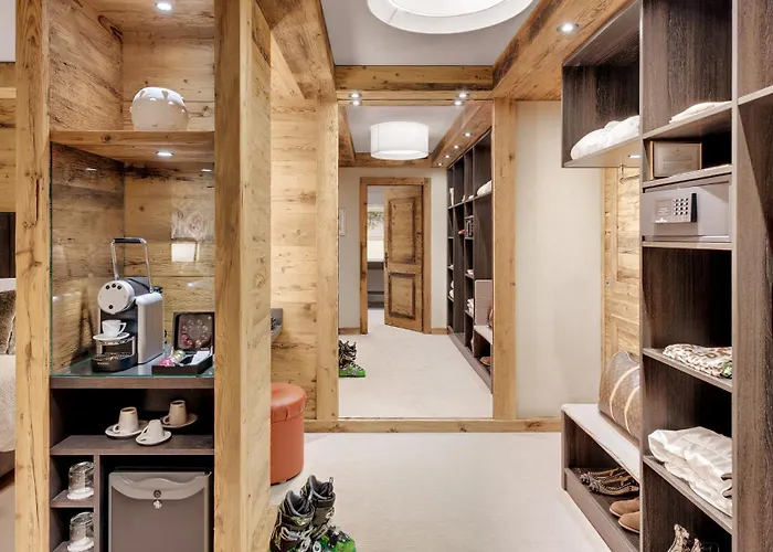 Готель Morosani Schweizerhof 4*