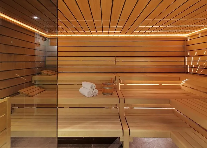 Готель Morosani Schweizerhof 4*